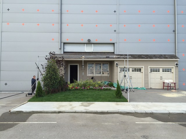 1.1_Ext.Sara's House Set build