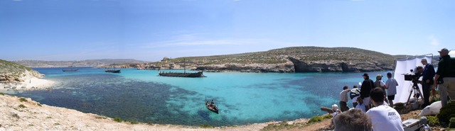 Ships at COMINO